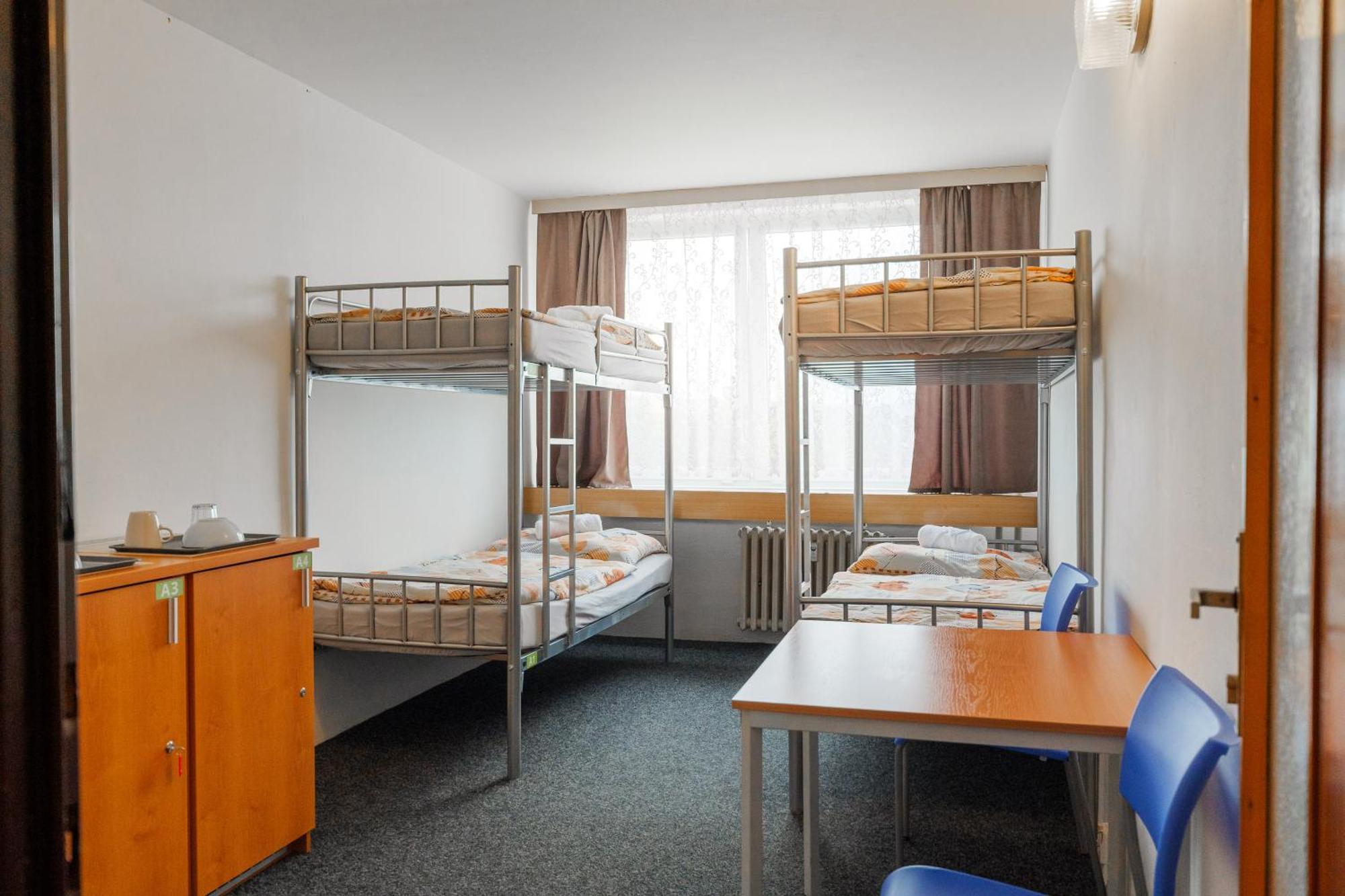 Hostel Tvm Tower Modrany Praga Zewnętrze zdjęcie