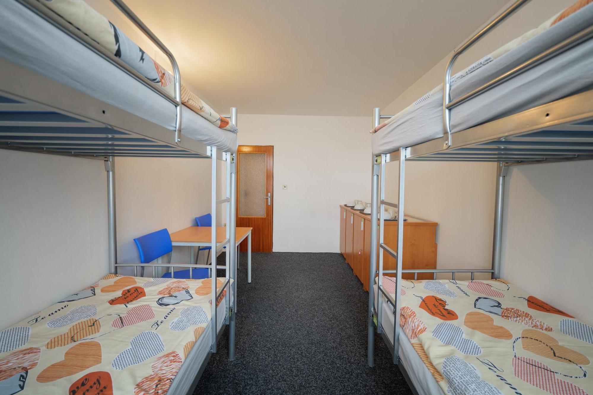 Hostel Tvm Tower Modrany Praga Zewnętrze zdjęcie