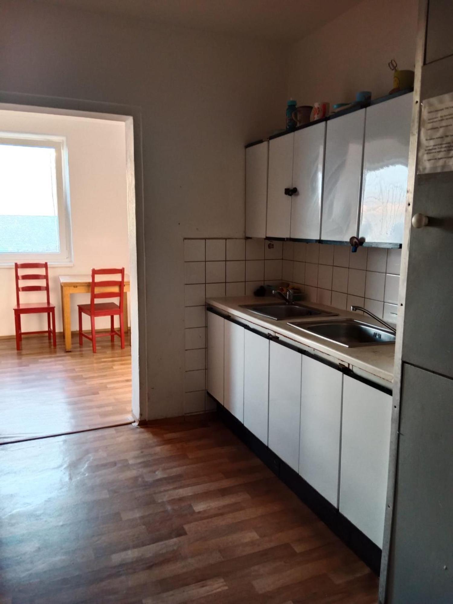 Hostel Tvm Tower Modrany Praga Zewnętrze zdjęcie