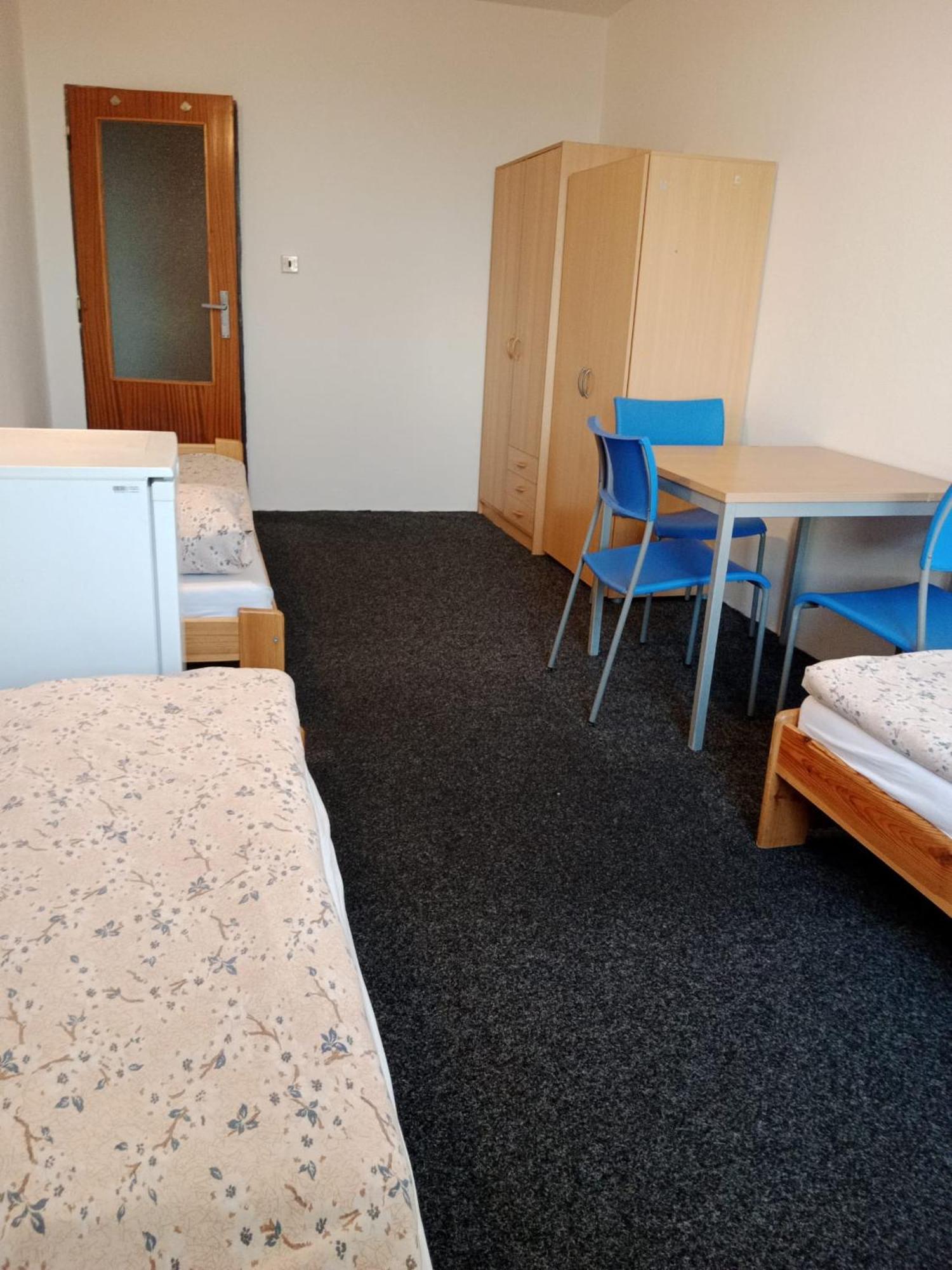 Hostel Tvm Tower Modrany Praga Zewnętrze zdjęcie