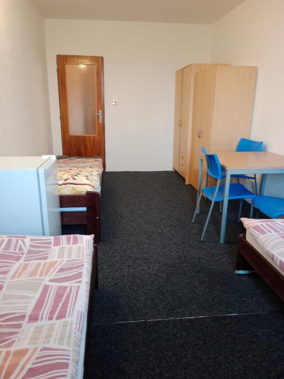 Hostel Tvm Tower Modrany Praga Zewnętrze zdjęcie