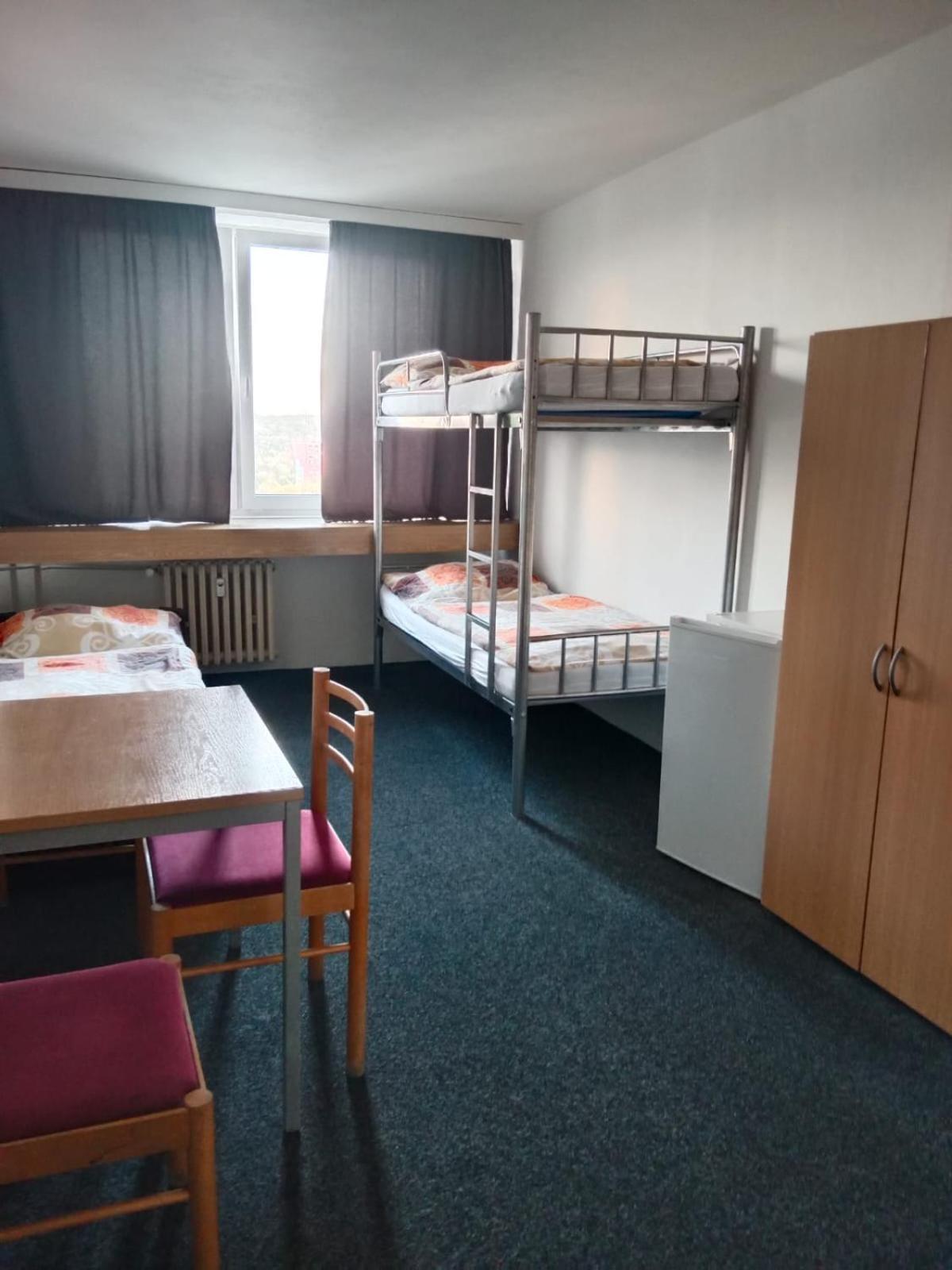 Hostel Tvm Tower Modrany Praga Zewnętrze zdjęcie
